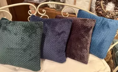 Cuscino Blue Marine , in velluto /ciniglia .